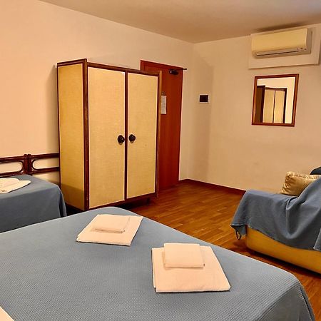 Hotel Canada Венеция Екстериор снимка