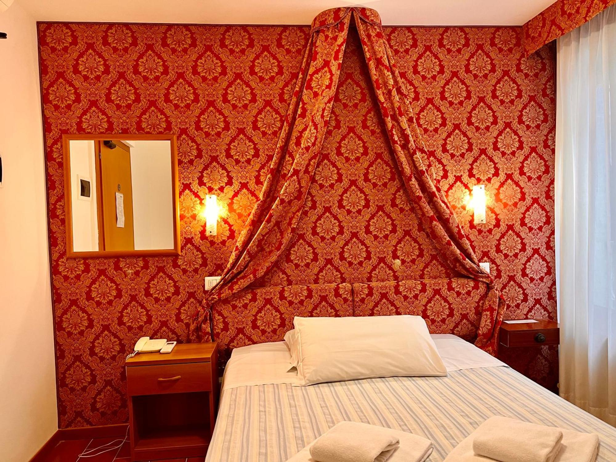 Hotel Canada Венеция Екстериор снимка