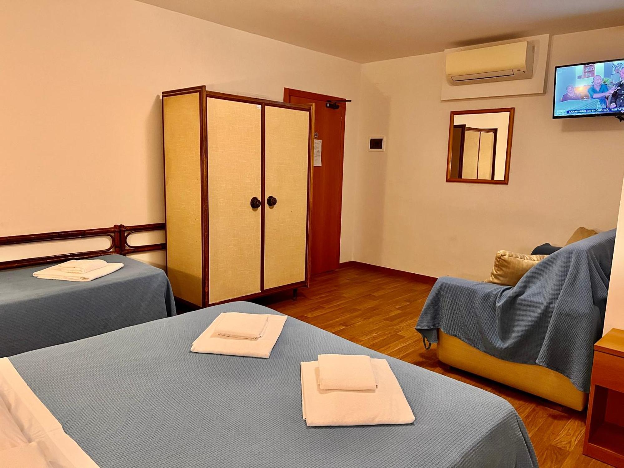 Hotel Canada Венеция Екстериор снимка